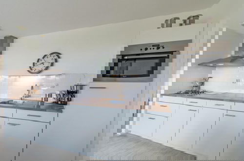 Foto 3 - Cosy Apartment With Balcony