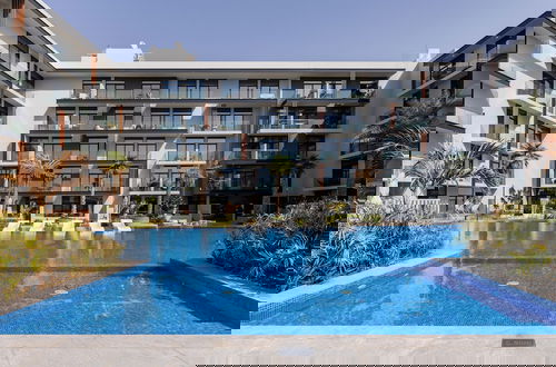 Foto 1 - Waves - Tranquil Living 2BR Apt in JVC with City Views