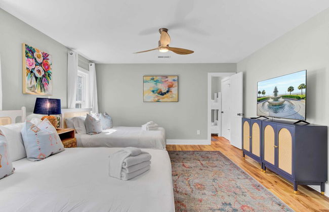 Southern Oasis by Avantstay 0.5mi Walk to the Beach, Pool, Patio, Large Yard - Foto 42