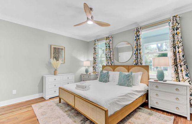 Southern Oasis by Avantstay 0.5mi Walk to the Beach, Pool, Patio, Large Yard - Foto 29