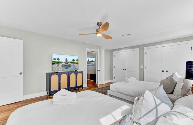 Southern Oasis by Avantstay 0.5mi Walk to the Beach, Pool, Patio, Large Yard - Foto 43