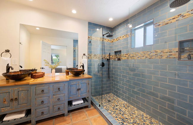 Starlight Estate by Avantstay 26 People! Architectual Mansion w/ Pool, Tennis Court, Game Room - Foto 11