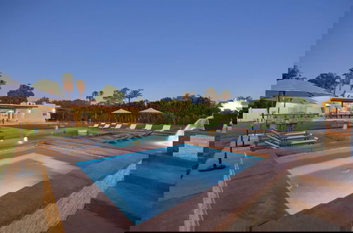 Foto 38 - Starlight Estate by Avantstay 26 People! Architectual Mansion w/ Pool, Tennis Court, Game Room