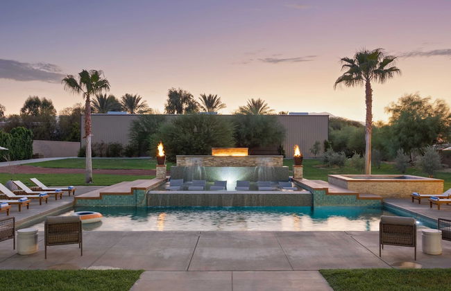 Starlight Estate by Avantstay 26 People! Architectual Mansion w/ Pool, Tennis Court, Game Room - Foto 25