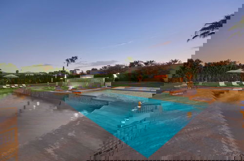 Foto 34 - Starlight Estate by Avantstay 26 People! Architectual Mansion w/ Pool, Tennis Court, Game Room