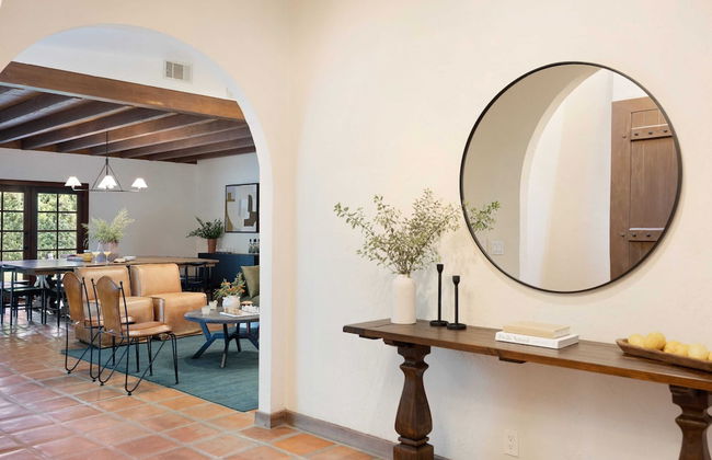 Starlight Estate by Avantstay 26 People! Architectual Mansion w/ Pool, Tennis Court, Game Room - Foto 44