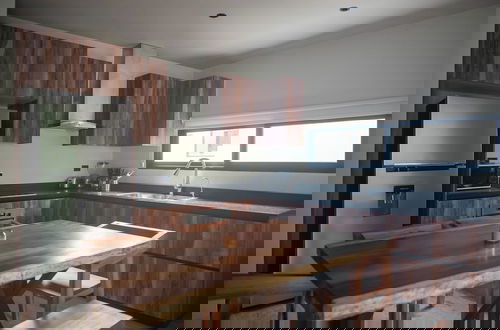 Photo 68 - Lujoso Condo en Holistika by BT Homes