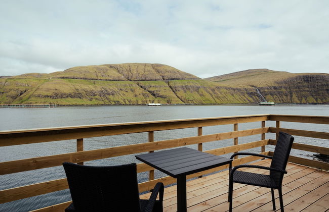 Luxurious Waterfront Retreat | Spectacular Views - Photo 19