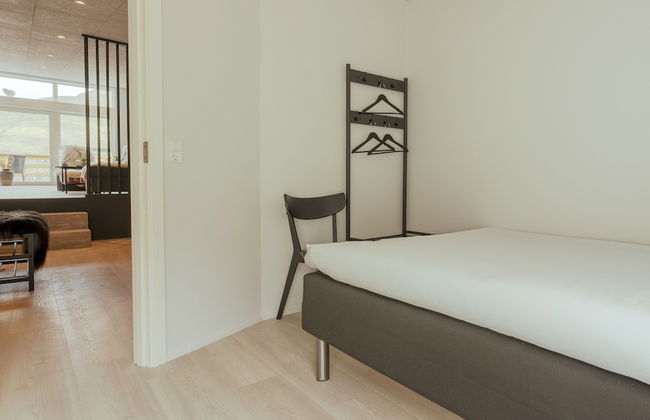 Luxurious Waterfront Retreat | Spectacular Views - Photo 4