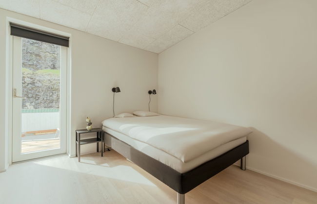 Luxurious Waterfront Retreat | Spectacular Views - Photo 5