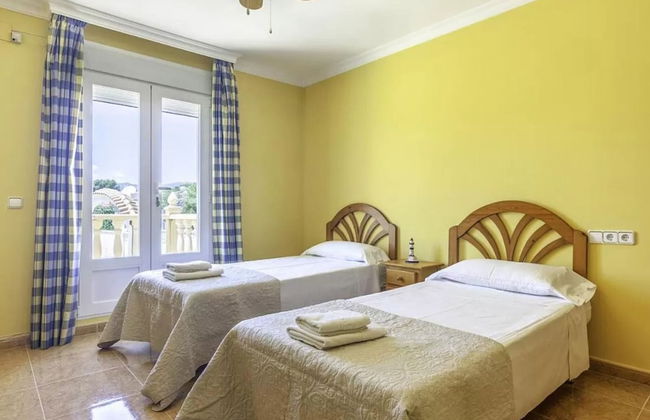 Charming Holiday Home in Calpe With Barbeque - Foto 12