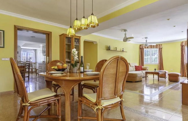 Charming Holiday Home in Calpe With Barbeque - Foto 5