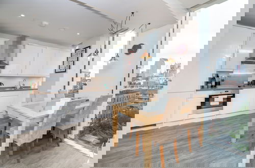 Foto 30 - Chic & Stylish 2Bed in Heart of London