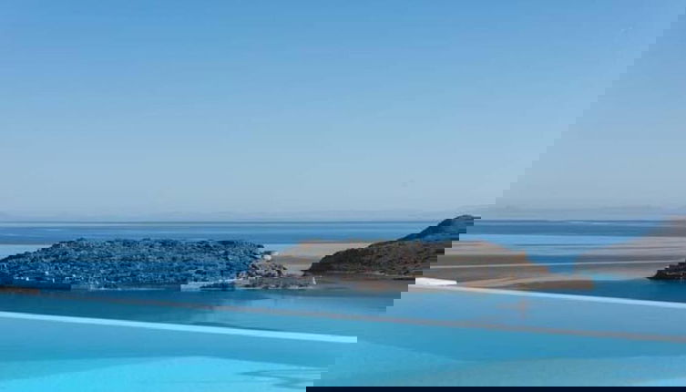 Foto 1 - Sea View 3 Bedroom Villa Close to the Beach