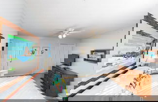 Foto 2 - Crystal Village II, Unit 10B