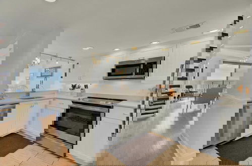 Foto 33 - 401 A Shipwatch by Avantstay Beachfront Condo w/ Community Pool Access!