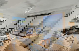 Foto 1 - 401 A Shipwatch by Avantstay Beachfront Condo w/ Community Pool Access!