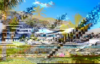 Foto 1 - Latitude Luxury Seafront Apartments