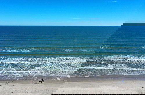 Foto 44 - Rooftop Patio w/ View, Pool, Near the Beach Lost Shaker of Salt by Avantstay