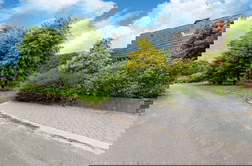 Photo 27 - Magnificent Home in Tilf With Garden