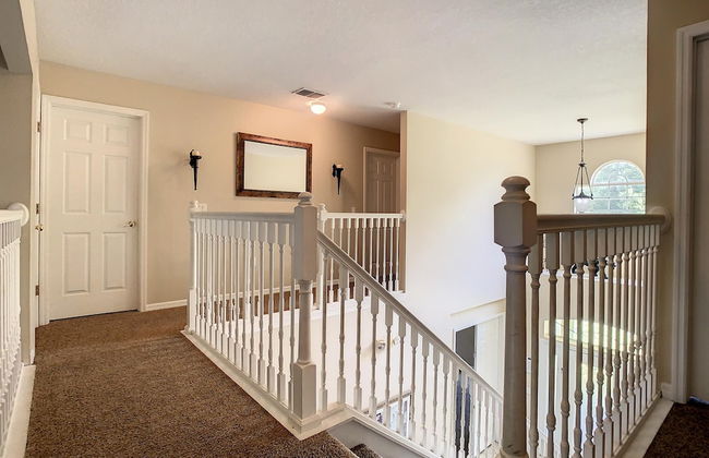Fantastic 7 Bed 6 Bath in Prestigious Gated Comm - Foto 31