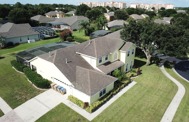 Fantastic 7 Bed 6 Bath in Prestigious Gated Comm - Foto 59
