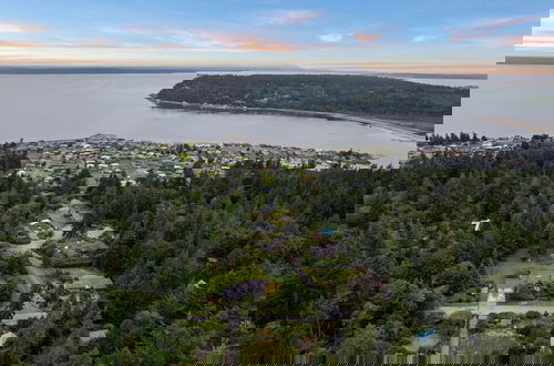 Foto 45 - Crows Nest by Avantstay Accessible Home w/ Views