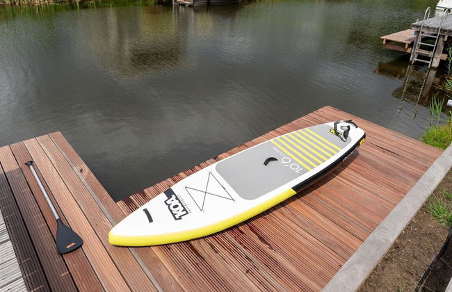 Chic Family Villa With Play Area - Photo 23