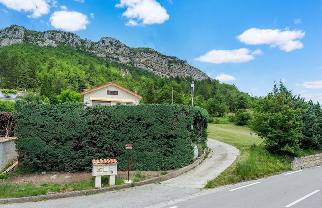 Holiday Home in Saint-julien-du-verdon With Garden - Foto 29