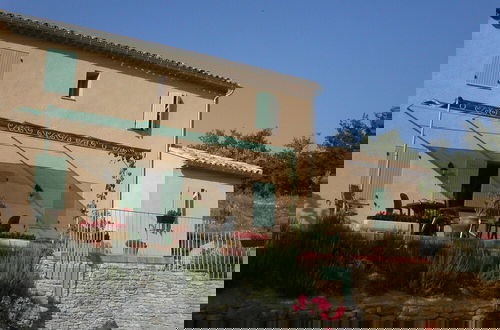 Foto 19 - Beautiful Provencal Farmhouse With Private Pool