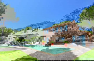 Foto 1 - Spacious Holiday Home in Grimaud With Large Garden