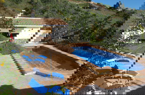 Foto 19 - Luxury Villa in Sayalonga With Private Pool