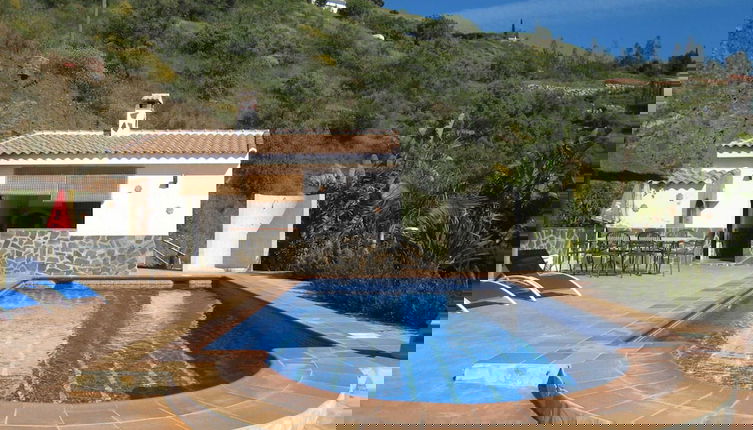 Foto 1 - Luxury Villa in Sayalonga With Private Pool