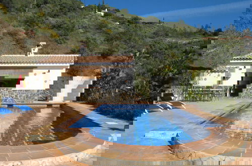 Foto 1 - Luxury Villa in Sayalonga With Private Pool