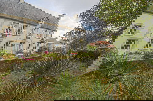 Photo 29 - Spacious Holiday Home With Garden