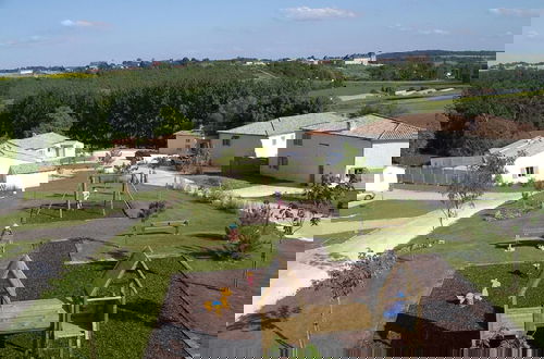 Foto 34 - Luxury Villa With Covered Terrace in Chalais