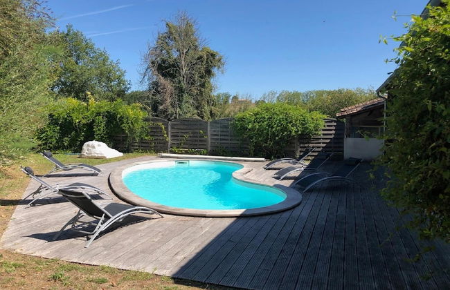 Luxury Villa With Covered Terrace in Chalais - Photo 23