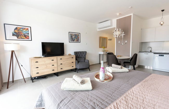 Bright and Lovely Furnished Studio Apartment - Foto 7