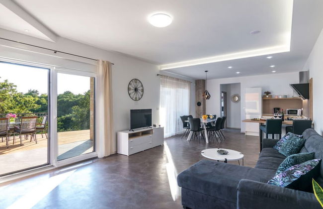 Villa Gloria Comfortable Holiday Residence - Photo 9