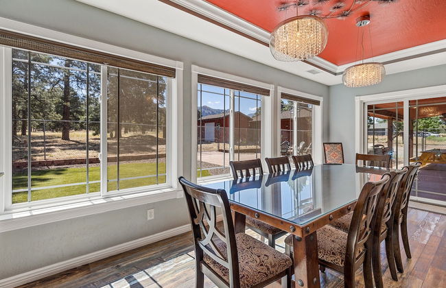 Spacious Canyon Peak Pine View Home Game Room Hot Tub - Foto 3