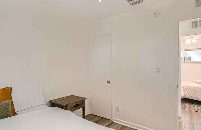 Amazing 2BR walking distance to Beach - Photo 6
