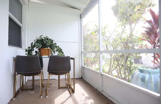 Amazing 2BR walking distance to Beach - Photo 26
