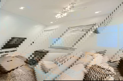 Photo 23 - Amazing 2BR walking distance to Beach