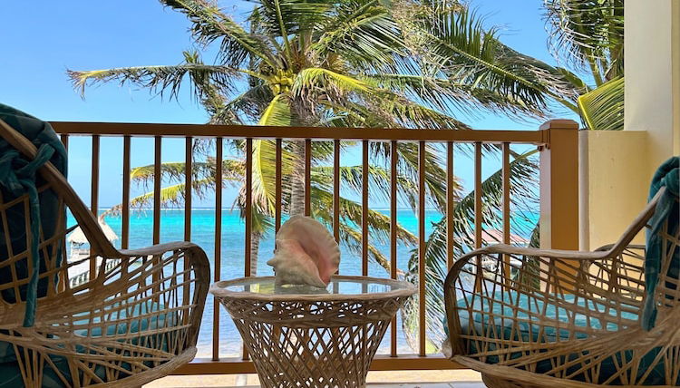 Photo 1 - Miramar Villas Resort