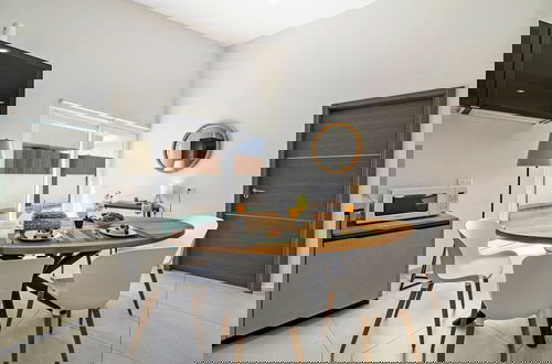 Foto 14 - NEW Modern 3BR 3BA Private Pool Centrallylocated