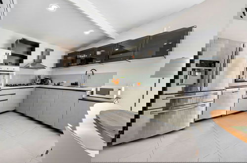 Foto 13 - NEW Modern 3BR 3BA Private Pool Centrallylocated