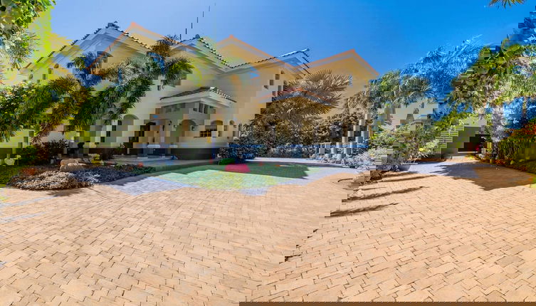 Foto 1 - Ocean View 5BR Villa Steps to Beach Privatepool