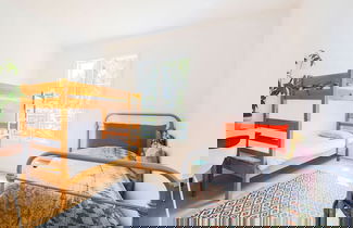 Foto 2 - Picturesque Flat With Swimming Pool