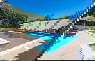 Foto 1 - House Rose With Private Pool And Garden