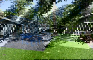 Foto 1 - Cozy Chalet in a Holiday Park